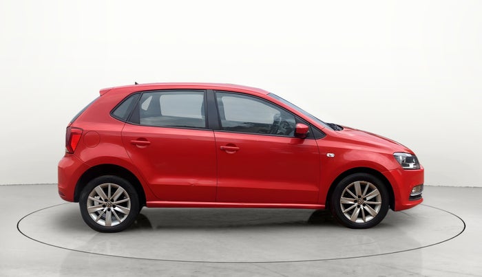 2015 Volkswagen Polo HIGHLINE1.5L, Diesel, Manual, 1,02,789 km, Right Side View