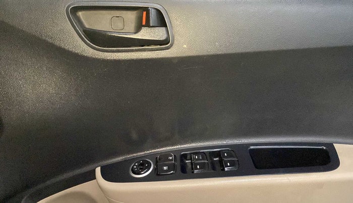 2015 Hyundai Grand i10 MAGNA 1.2 KAPPA VTVT, Petrol, Manual, 35,313 km, Driver Side Door Panels Control