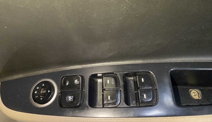 2015 Hyundai Grand i10 MAGNA 1.2 KAPPA VTVT, Petrol, Manual, 35,313 km, Right front window switch / handle - Power window makes minor noise