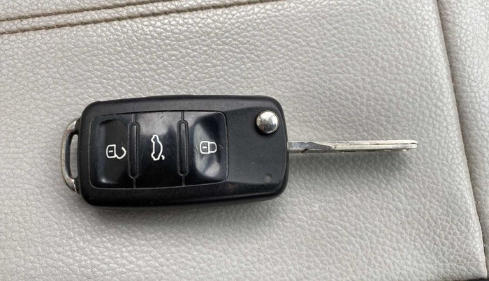 2016 Volkswagen Polo HIGHLINE1.2L, Petrol, Manual, 76,018 km, Key Close Up
