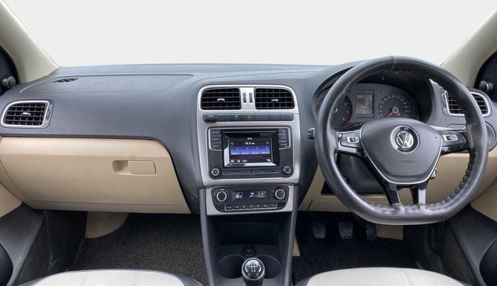 2016 Volkswagen Polo HIGHLINE1.2L, Petrol, Manual, 76,018 km, Dashboard