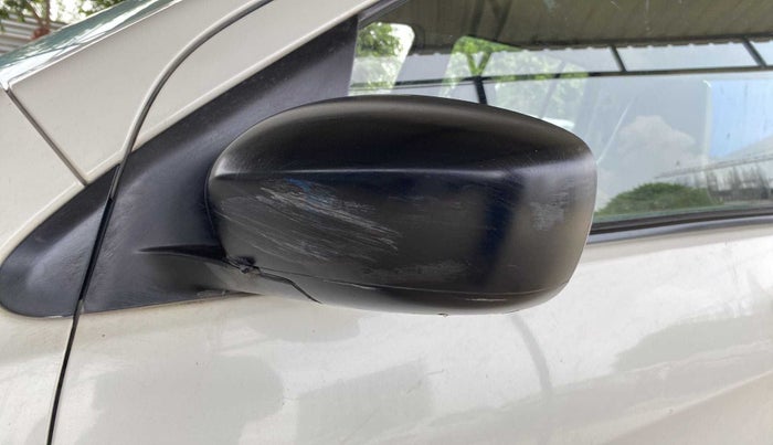2016 Maruti Celerio VXI AMT, Petrol, Automatic, 1,09,688 km, Left rear-view mirror - Mirror movement not proper