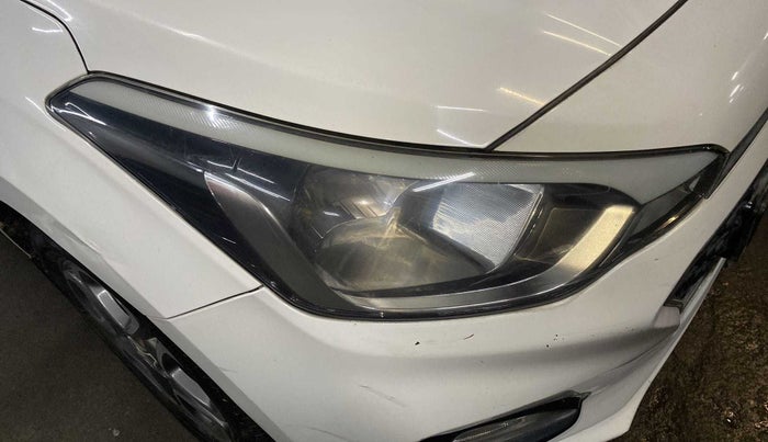 2019 Hyundai Elite i20 SPORTZ PLUS DUAL TONE 1.4 CRDI, Diesel, Manual, 77,416 km, Right headlight - Minor scratches