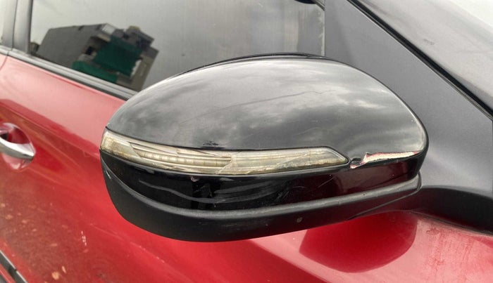 2017 Hyundai Elite i20 ASTA 1.2 (O), Petrol, Manual, 1,14,973 km, Right rear-view mirror - Indicator light has minor damage