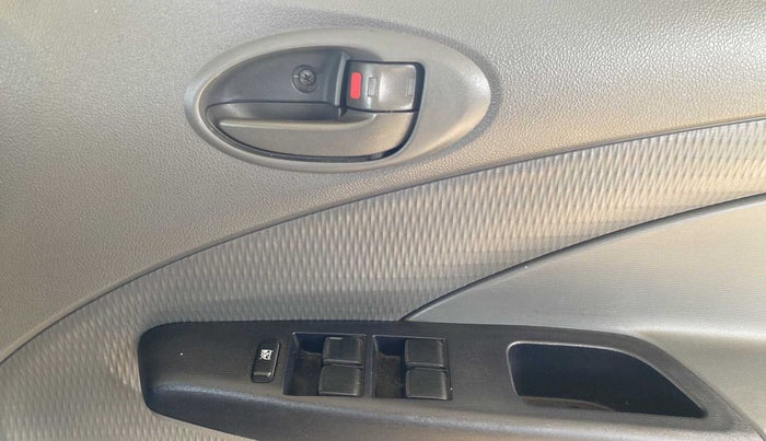 2012 Toyota Etios G, Petrol, Manual, 85,616 km, Driver Side Door Panels Control