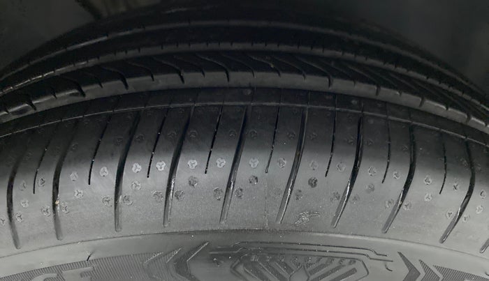 2018 Skoda Octavia LK 1.8 TSI AT, Petrol, Automatic, 67,602 km, Right Front Tyre Tread