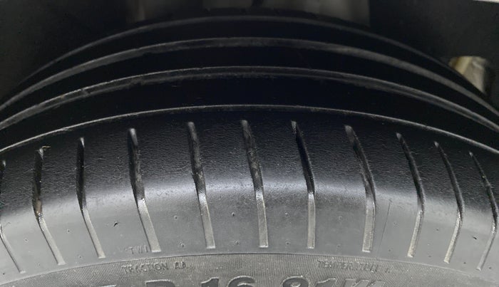 2018 Skoda Octavia LK 1.8 TSI AT, Petrol, Automatic, 67,602 km, Right Rear Tyre Tread