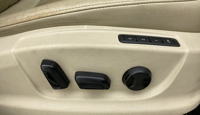 2018 Skoda Octavia LK 1.8 TSI AT, Petrol, Automatic, 67,602 km, Driver Side Adjustment Panel
