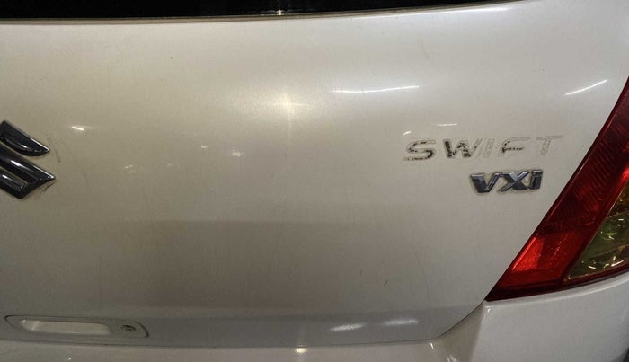 2010 Maruti Swift VXI, Petrol, Manual, 92,339 km, Dicky (Boot door) - Minor scratches