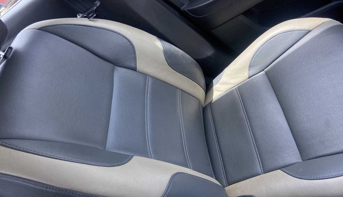 2017 Maruti Vitara Brezza ZDI PLUS, Diesel, Manual, 69,004 km, Front left seat (passenger seat) - Cover slightly stained