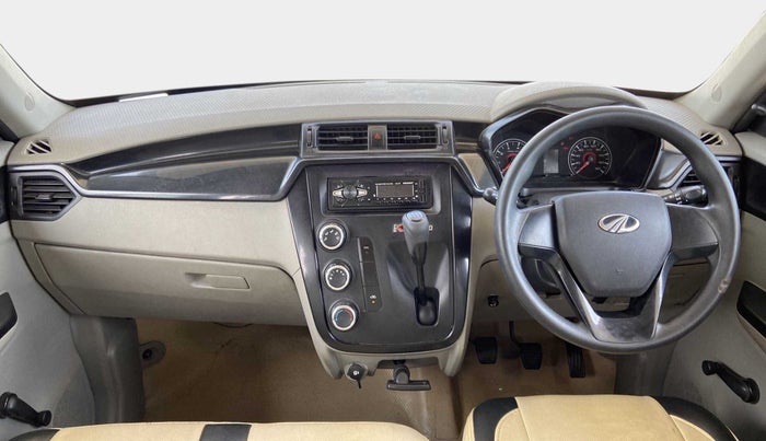 2017 Mahindra Kuv100 K2 6 STR, Petrol, Manual, 54,698 km, Dashboard