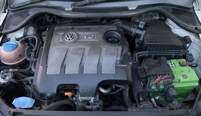 2013 Volkswagen Vento HIGHLINE DIESEL 1.6, Diesel, Manual, 1,15,069 km, Open Bonet