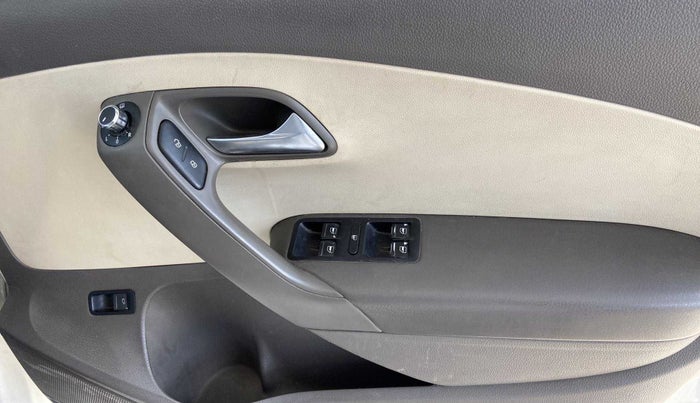 2013 Volkswagen Vento HIGHLINE DIESEL 1.6, Diesel, Manual, 1,15,069 km, Driver Side Door Panels Control