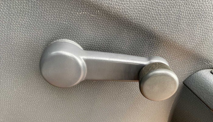 2010 Maruti Swift LXI, Petrol, Manual, 71,156 km, Right rear window switch / handle - Window making noise/ moving slow
