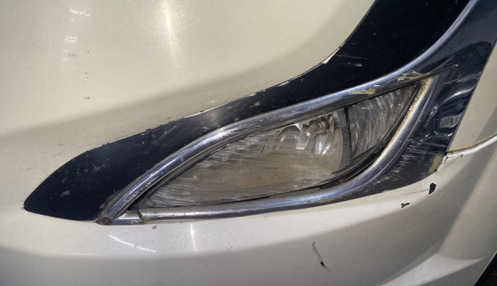 2015 Mahindra XUV500 W10, Diesel, Manual, 91,571 km, Left fog light - Not fixed properly