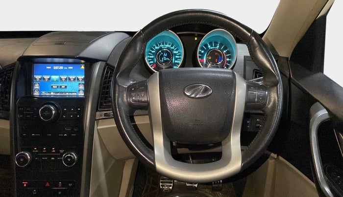 2015 Mahindra XUV500 W10, Diesel, Manual, 91,571 km, Steering Wheel Close Up