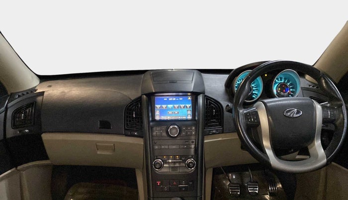 2015 Mahindra XUV500 W10, Diesel, Manual, 91,571 km, Dashboard
