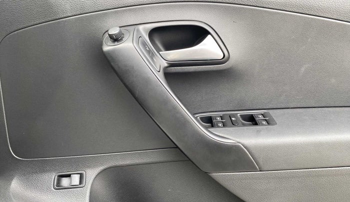 2016 Volkswagen Vento COMFORTLINE 1.2 TSI AT, Petrol, Automatic, 92,116 km, Driver Side Door Panels Control