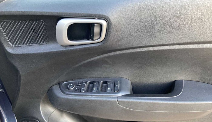 2020 Hyundai VENUE SX PLUS 1.0 TURBO DCT, Petrol, Automatic, 38,724 km, Driver Side Door Panels Control
