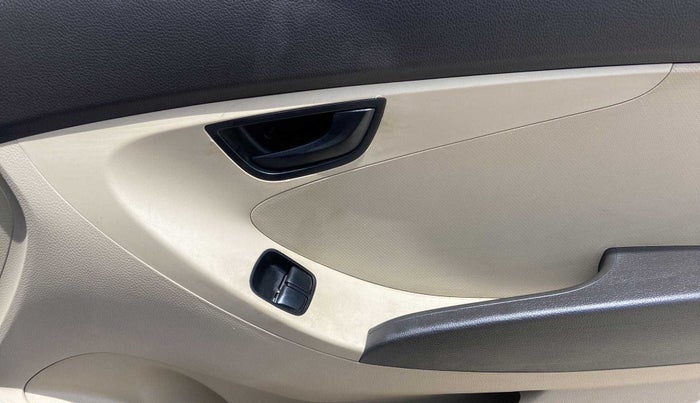 2014 Hyundai Eon MAGNA +, Petrol, Manual, 29,940 km, Driver Side Door Panels Control