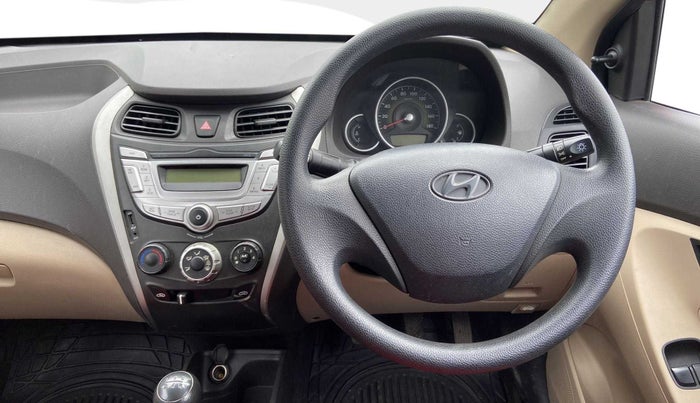 2015 Hyundai Eon MAGNA +, Petrol, Manual, 33,008 km, Steering Wheel Close Up