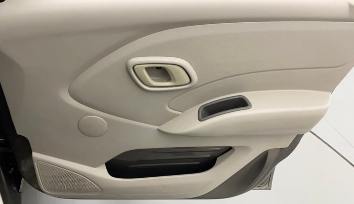 2017 Datsun Redi Go T(O) 1.0, Petrol, Manual, 6,462 km, Driver Side Door Panels Control