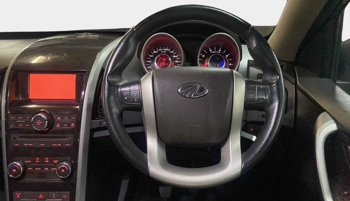 2013 Mahindra XUV500 W8, Diesel, Manual, 1,04,490 km, Steering Wheel Close Up