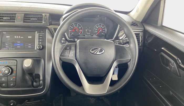 2018 Mahindra KUV 100 NXT K8 P 6 STR, Petrol, Manual, 39,396 km, Steering Wheel Close Up
