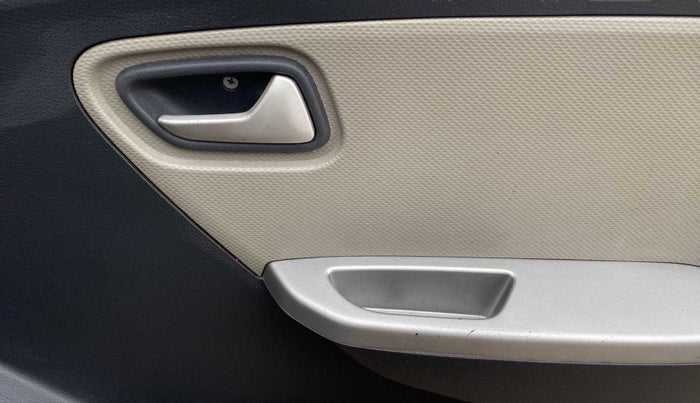 2015 Maruti Alto K10 VXI AMT, Petrol, Automatic, 53,127 km, Driver Side Door Panels Control