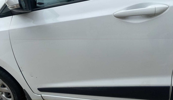 2019 Hyundai Grand i10 SPORTZ 1.2 KAPPA VTVT, Petrol, Manual, 17,826 km, Front passenger door - Minor scratches