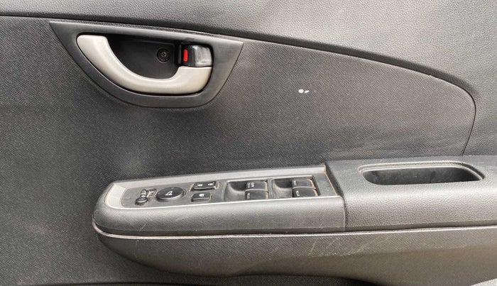 2018 Honda BR-V 1.5L I- DTEC V, Diesel, Manual, 72,392 km, Driver Side Door Panels Control