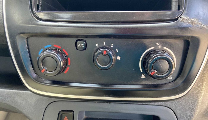 2016 Renault Kwid RXL, Petrol, Manual, 52,416 km, AC Unit - Directional switch has minor damage