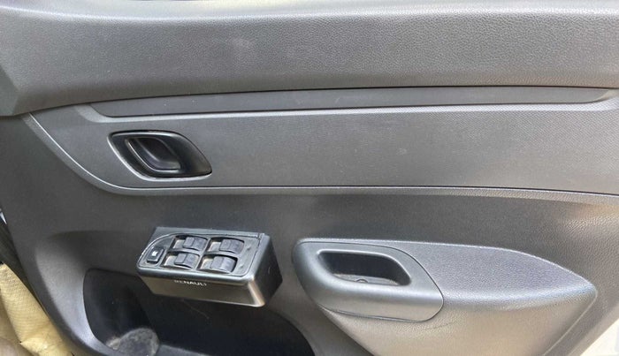 2016 Renault Kwid RXL, Petrol, Manual, 52,416 km, Driver Side Door Panels Control