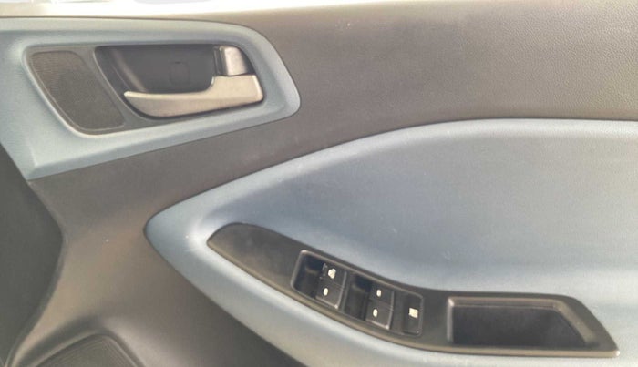 2016 Hyundai i20 Active 1.2 BASE, Petrol, Manual, 1,15,157 km, Driver Side Door Panels Control