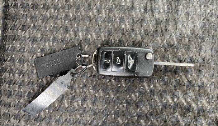 2018 Volkswagen Polo HIGHLINE PLUS 1.0 16 ALLOY, Petrol, Manual, 98,555 km, Key Close Up