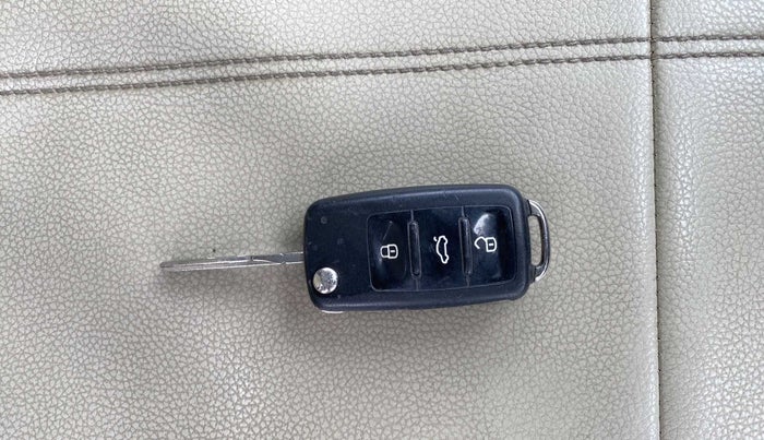 2017 Volkswagen Ameo COMFORTLINE 1.2L, Petrol, Manual, 50,849 km, Key Close Up