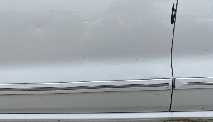 2017 Volkswagen Ameo COMFORTLINE 1.2L, Petrol, Manual, 50,849 km, Front passenger door - Slightly dented