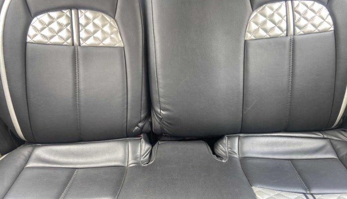 2016 Maruti Celerio ZXI AMT, Petrol, Automatic, 28,813 km, Second-row right seat - Cover slightly stained