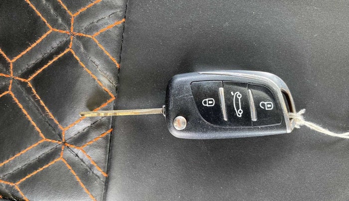 2018 Hyundai Grand i10 SPORTZ 1.2 KAPPA VTVT, Petrol, Manual, 76,491 km, Lock system - Dork lock functional only from remote key