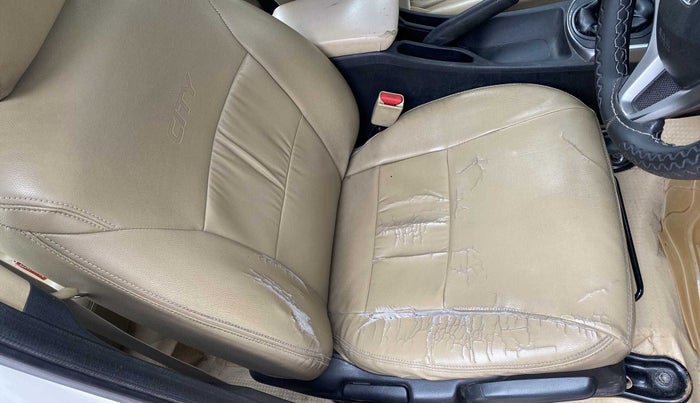 2014 Honda City 1.5L I-VTEC S MT, Petrol, Manual, 1,01,754 km, Driver seat - Cover slightly torn