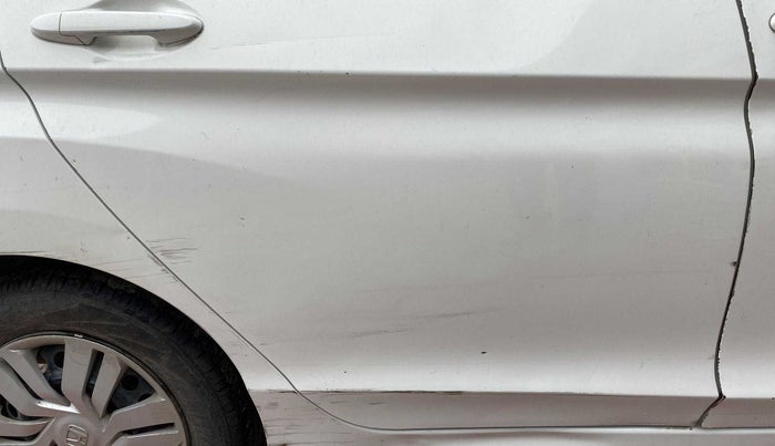 2014 Honda City 1.5L I-VTEC S MT, Petrol, Manual, 1,01,754 km, Right rear door - Minor scratches