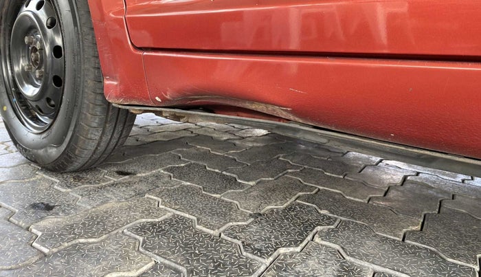 2011 Maruti Swift VXI, Petrol, Manual, 1,22,899 km, Left running board - Slightly dented