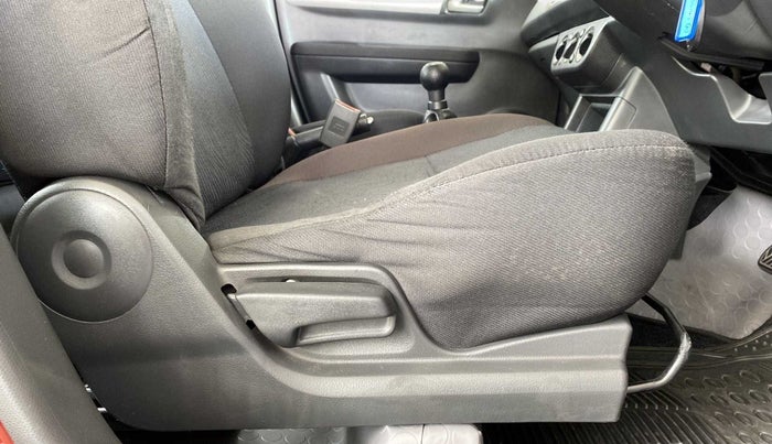 2011 Maruti Swift VXI, Petrol, Manual, 1,22,899 km, Driver Side Adjustment Panel