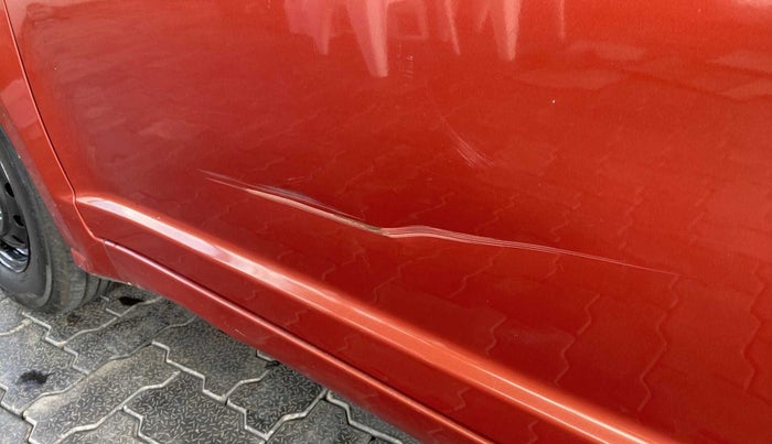 2011 Maruti Swift VXI, Petrol, Manual, 1,22,899 km, Front passenger door - Slightly dented