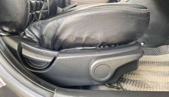 2018 Hyundai Xcent SX 1.2 (O), Petrol, Manual, 42,865 km, Driver Side Adjustment Panel