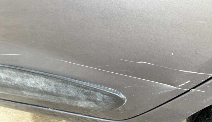 2018 Hyundai Xcent SX 1.2 (O), Petrol, Manual, 42,865 km, Rear left door - Minor scratches