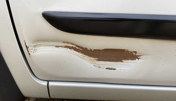 2010 Maruti Wagon R 1.0 VXI, Petrol, Manual, 64,810 km, Front passenger door - Slight discoloration