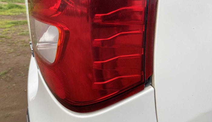 2012 Maruti Wagon R 1.0 LXI, Petrol, Manual, 80,563 km, Right tail light - Minor damage