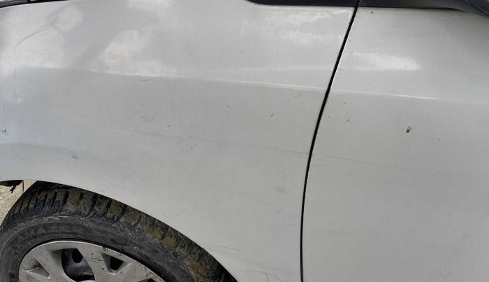 2015 Hyundai Grand i10 SPORTZ 1.1 CRDI, Diesel, Manual, 1,13,638 km, Left fender - Paint has minor damage