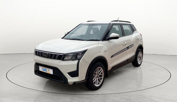 2019 Mahindra XUV300 W6 1.5 DIESEL AMT, Diesel, Automatic, 36,195 km, Left Front Diagonal